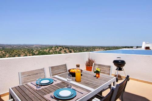 Alto do Perogil Pool Villa