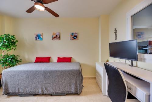 Beach apartment Marbella photo 24