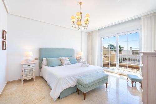 Spectacular Penthouse Puente Romano