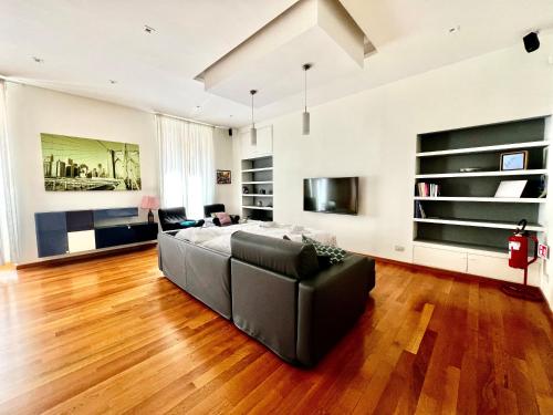 Anna Rome Vatican Luxury