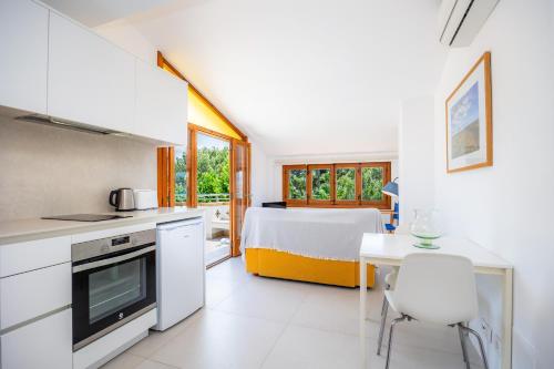 Faro Attic B