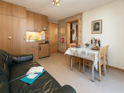Apartment Chalet Beausite by Interhome