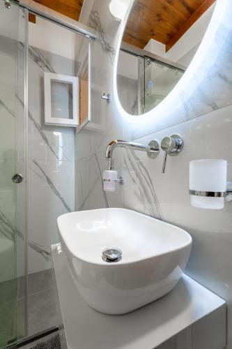 Agapi Holiday Home
