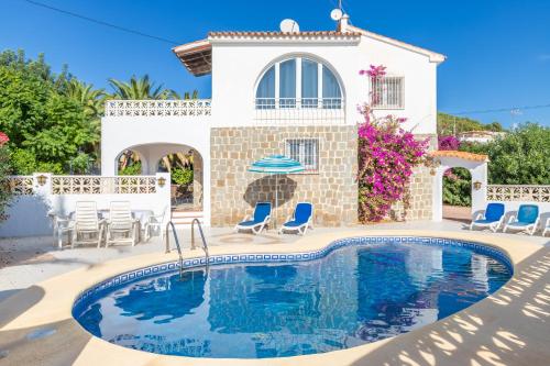 Villa w pool seaview in Cometa