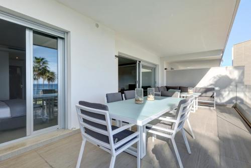 Modern frontline beach - Estepona
