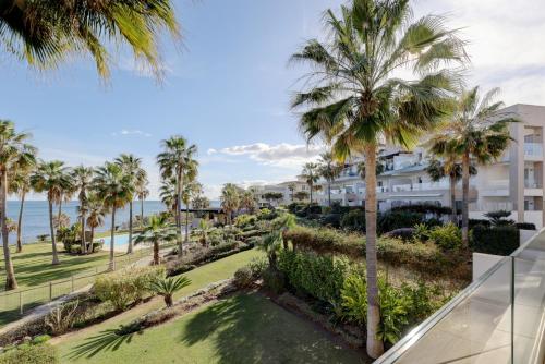 Modern frontline beach - Estepona