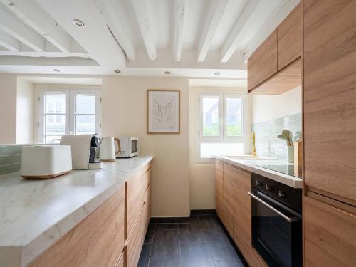 Heart Marais Bright 1BR by Melvane