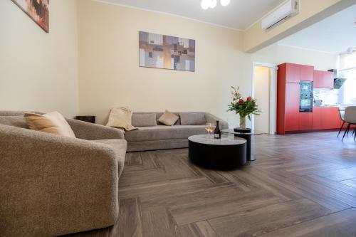 Spacious Three Bedroom Design Apartment near Circo Massimo Rome