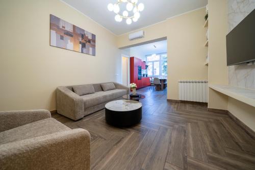 Spacious Three Bedroom Design Apartment near Circo Massimo Rome