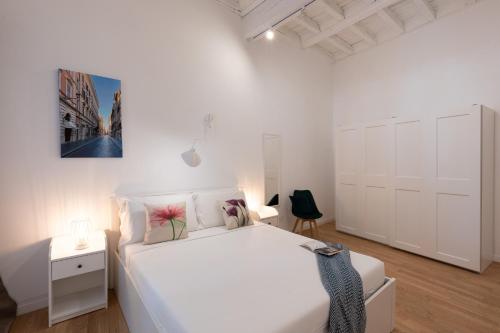 The White Beams - Navona Roma