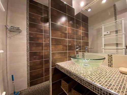 AGREABLE ET SPACIEUX APPARTEMENT AVEC TERRASSE