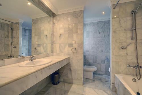 Beautiful Spacious 3 Bedroom Apart
