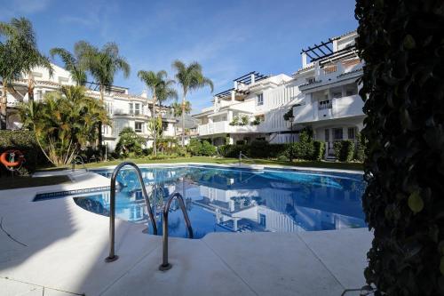 Beautiful Spacious 3 Bedroom Apart
