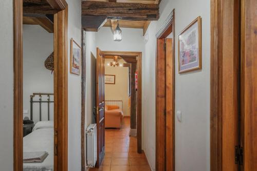 a hallway with at Casa Lope in Dobres