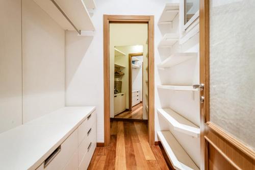 Casa Vaticana Spacious 3Br by St Peters