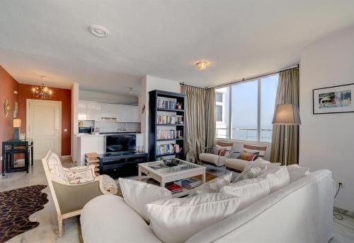 Penthouse Boulevard 401