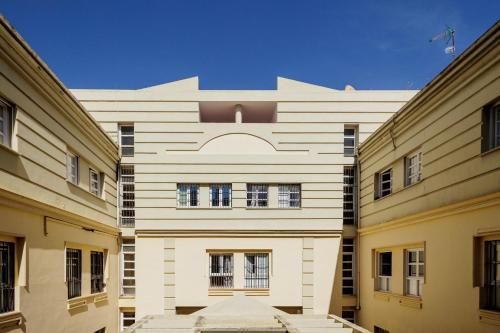 Conde Center Premium Suites
