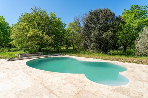 Swimmingpoolen hos eller tæt på Maison Monteux