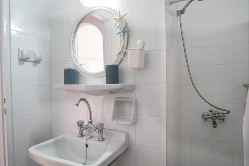 Livadia Seaside Studios 13