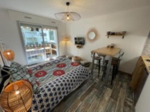 Rúm í herbergi á Studio Cosy
