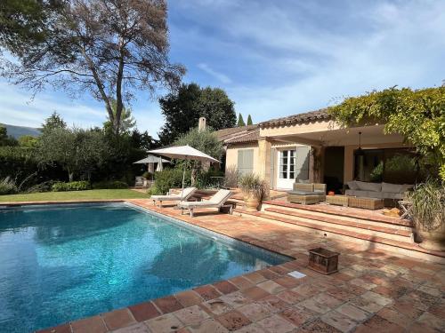 Gallery image of Les Coteaux in Mouans-Sartoux