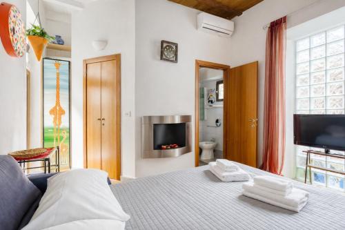 Santa Maria Maggiore Apartment - Monti District by RHR