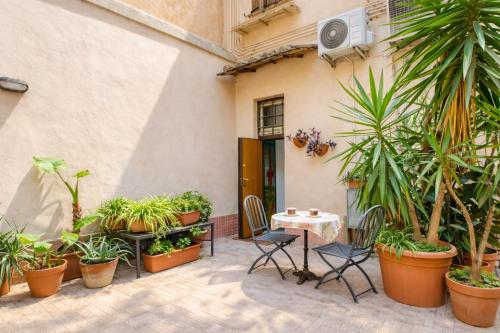 Santa Maria Maggiore Apartment - Monti District by RHR