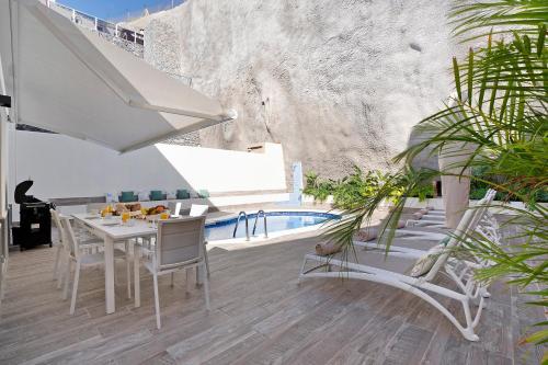 Luxury Villa Taganana