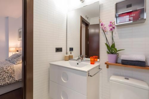 Quiet Apartment In The Historical