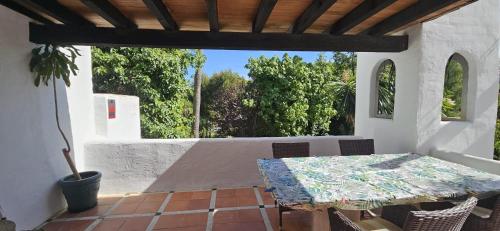 Bonito piso con jardines y piscina