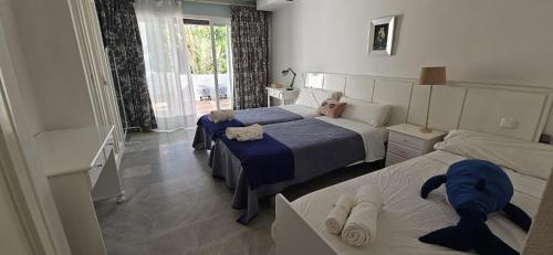 Bonito piso con jardines y piscina
