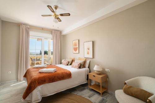 Mediterranean apt with seaview, 365-Day open pool and walking distance to the beach