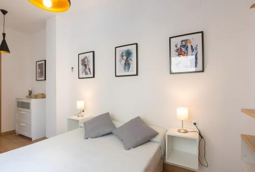 Quiet, bright and central apartment