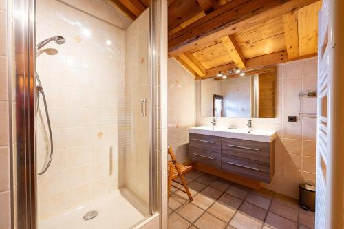 Chez Mémé tesisinde bir banyo