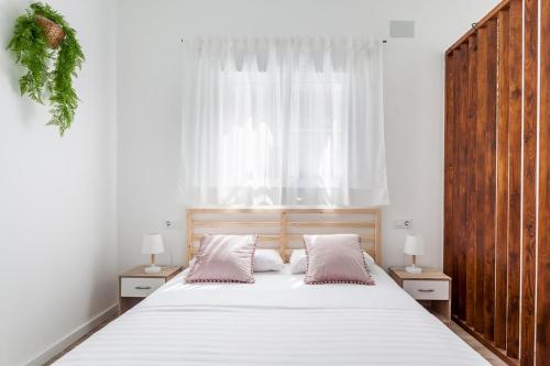 Cozy & new studio apartment next to Turia Gardens