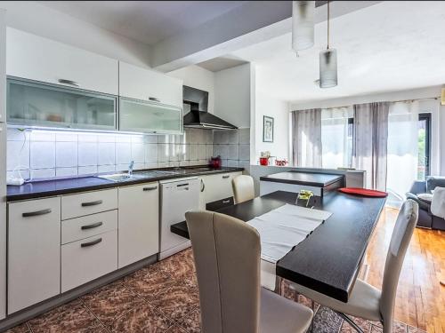 Holiday Home Deleut-1 by Interhome