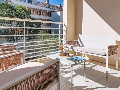 Apartment Le chant de la mer-2 by Interhome