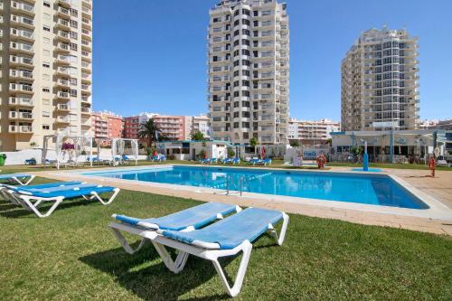 Oura 14 A, com piscina