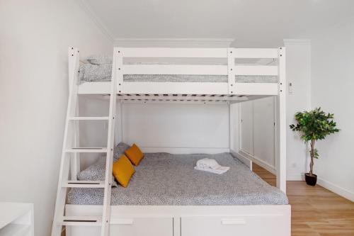 Lovely And New Apartment In Oura