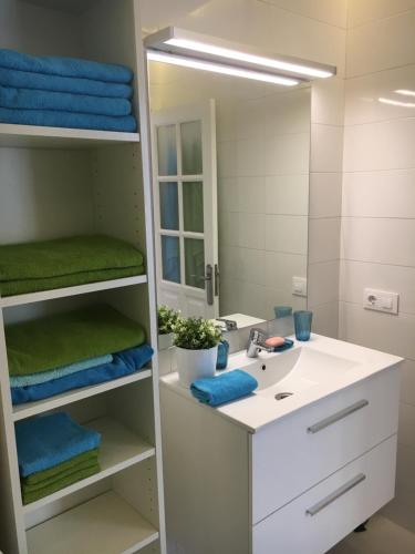 A bathroom at Apartment Los Cristianos