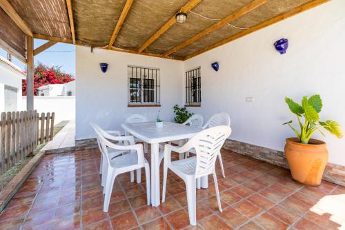 Casa Carlos con Piscina Privada en Conil