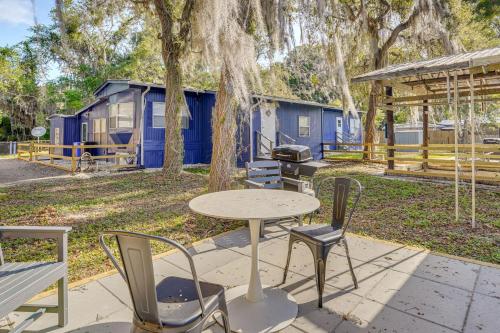Gallery image of Steps to Orange Lake: Pet-Friendly Getaway! in Hawthorne
