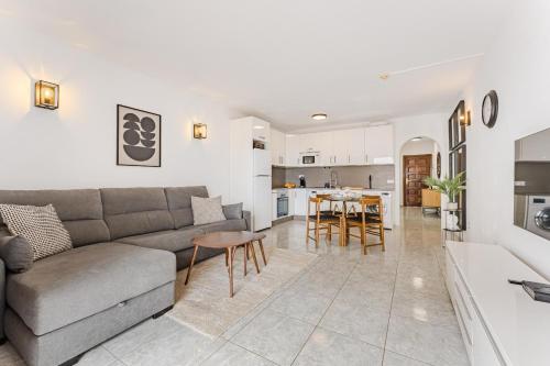 Ocean Walk Modern Holiday Apartment