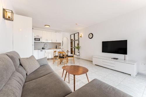 Ocean Walk Modern Holiday Apartment