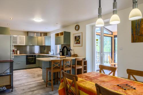 Kuhinja oz. manjša kuhinja v nastanitvi Gîte La Ramée
