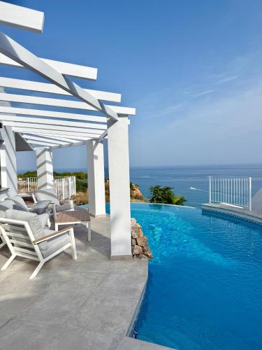 Clementina Apartments