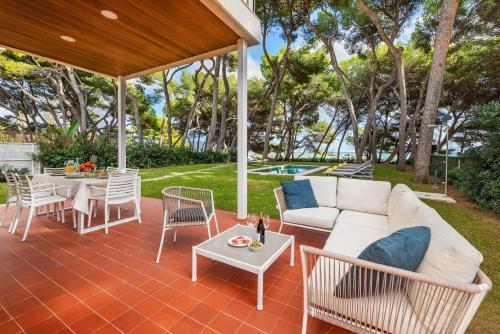Villamar - Stunning Beachfront