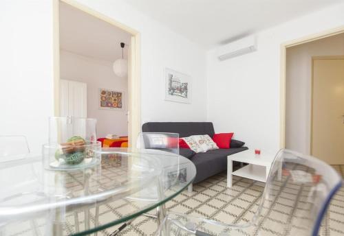 3 bedroom apartment next to Plaza