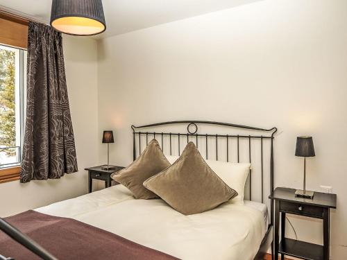 Apartment Chesa Chalcherin 3 by Interhome