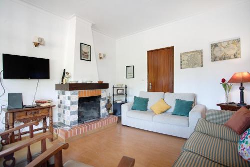 Gallery image of Mita's Country House in Almagreira
